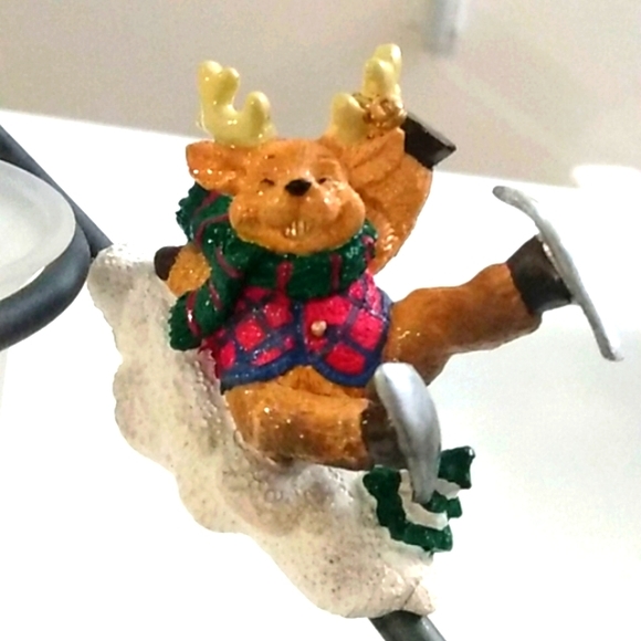 Vintage Sledding Santa Candle Holders Christmas Decor with Cute Reindeers 10x14" - Picture 7 of 10